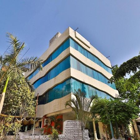 The Sky Imperial Hotel Yahvi فَدودارا المظهر الخارجي الصورة