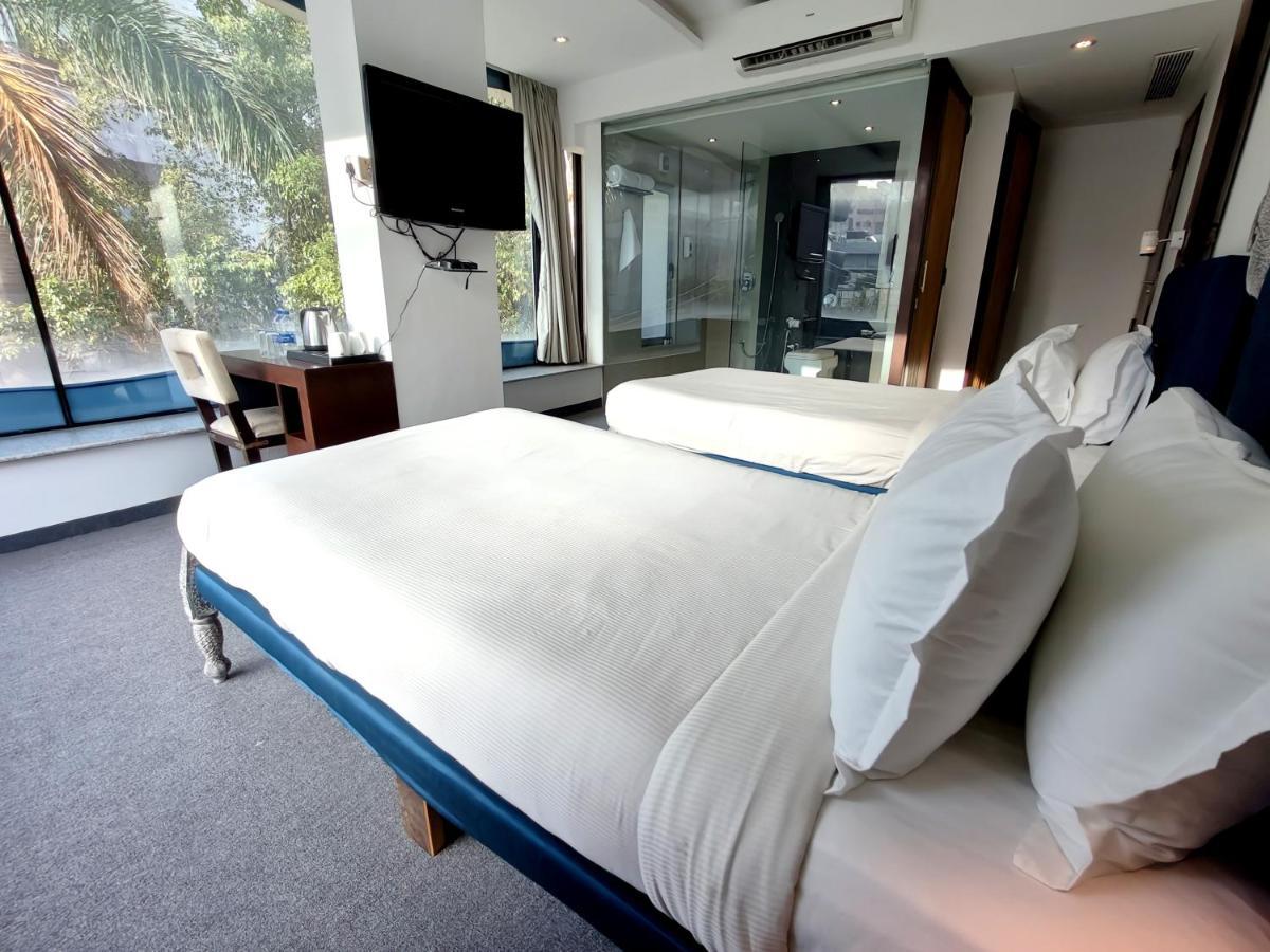 The Sky Imperial Hotel Yahvi فَدودارا المظهر الخارجي الصورة