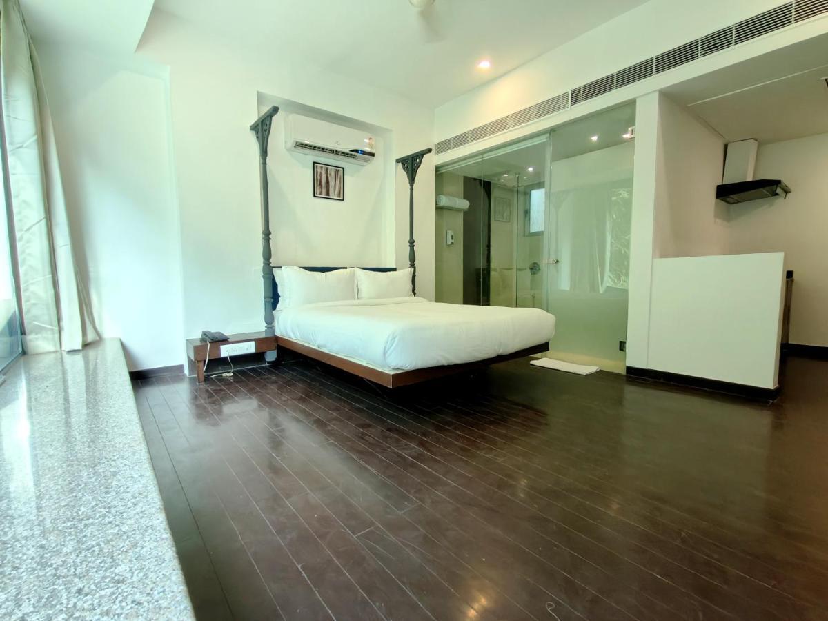 The Sky Imperial Hotel Yahvi فَدودارا المظهر الخارجي الصورة