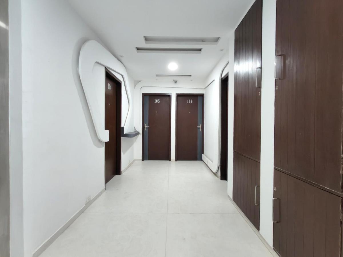 The Sky Imperial Hotel Yahvi فَدودارا المظهر الخارجي الصورة