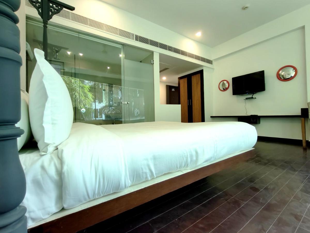 The Sky Imperial Hotel Yahvi فَدودارا المظهر الخارجي الصورة