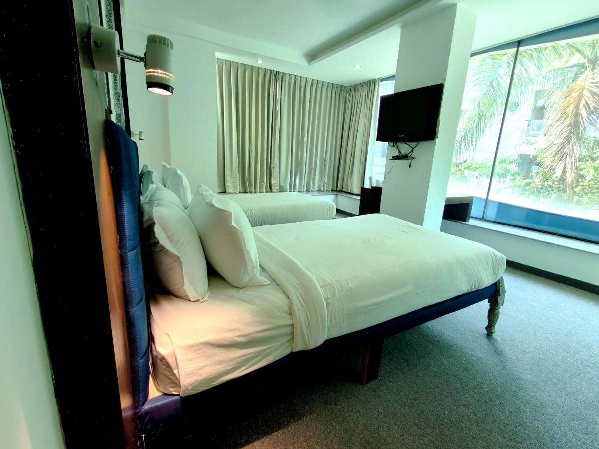 The Sky Imperial Hotel Yahvi فَدودارا المظهر الخارجي الصورة