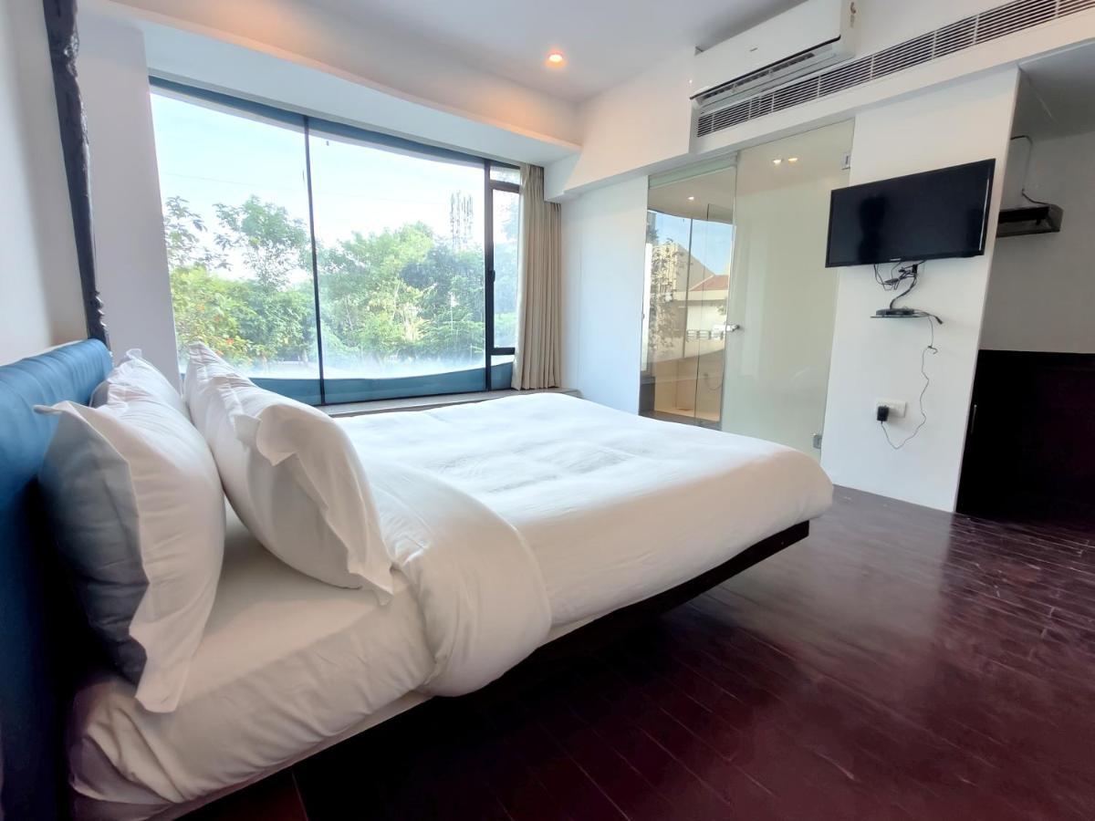 The Sky Imperial Hotel Yahvi فَدودارا المظهر الخارجي الصورة