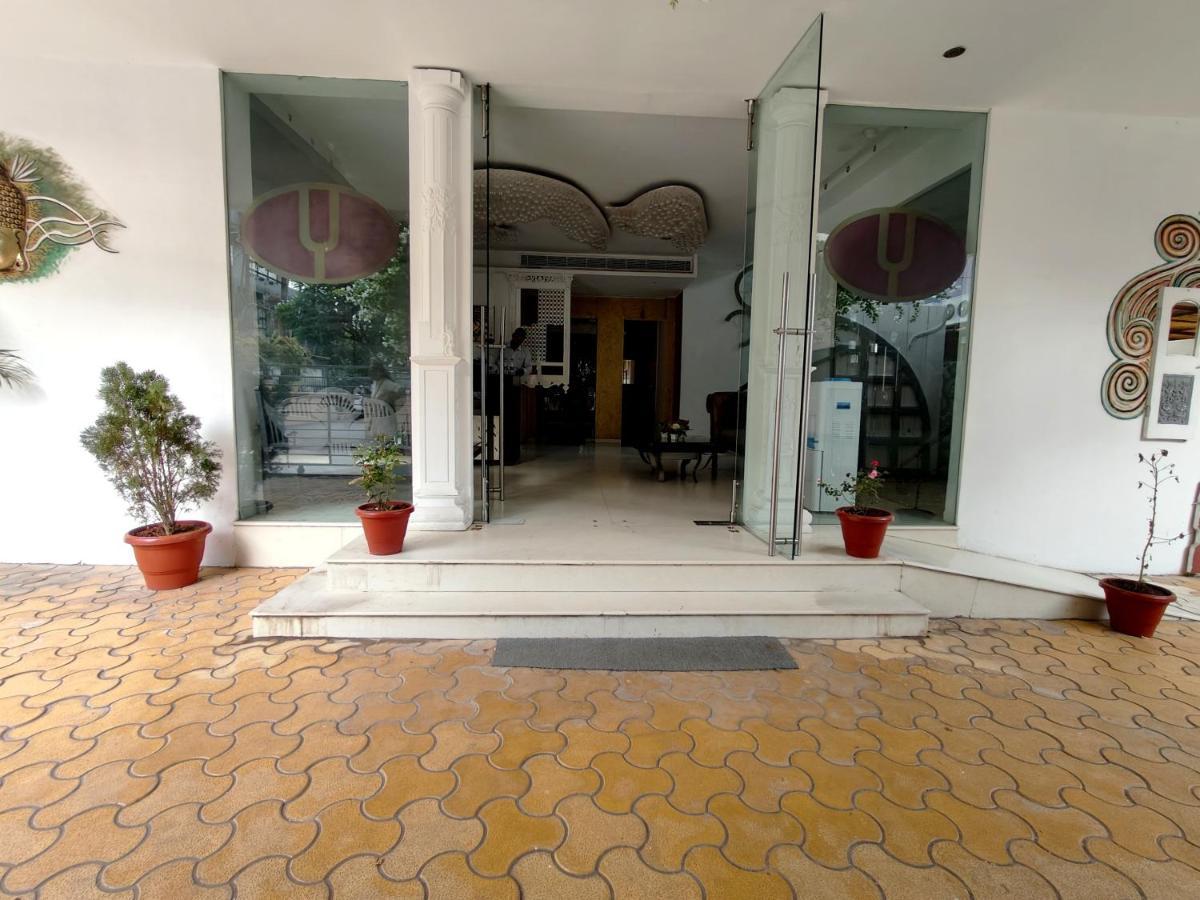 The Sky Imperial Hotel Yahvi فَدودارا المظهر الخارجي الصورة