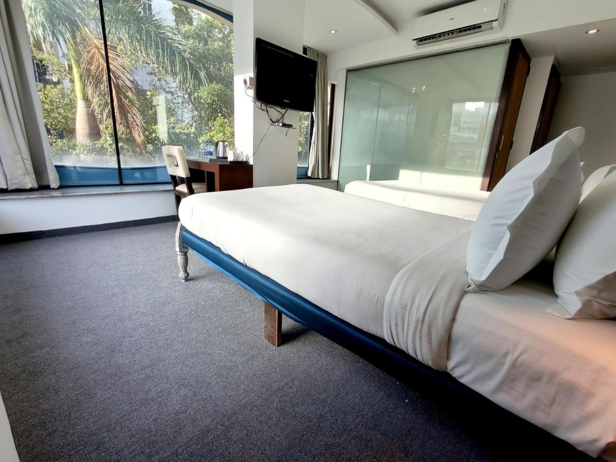 The Sky Imperial Hotel Yahvi فَدودارا المظهر الخارجي الصورة