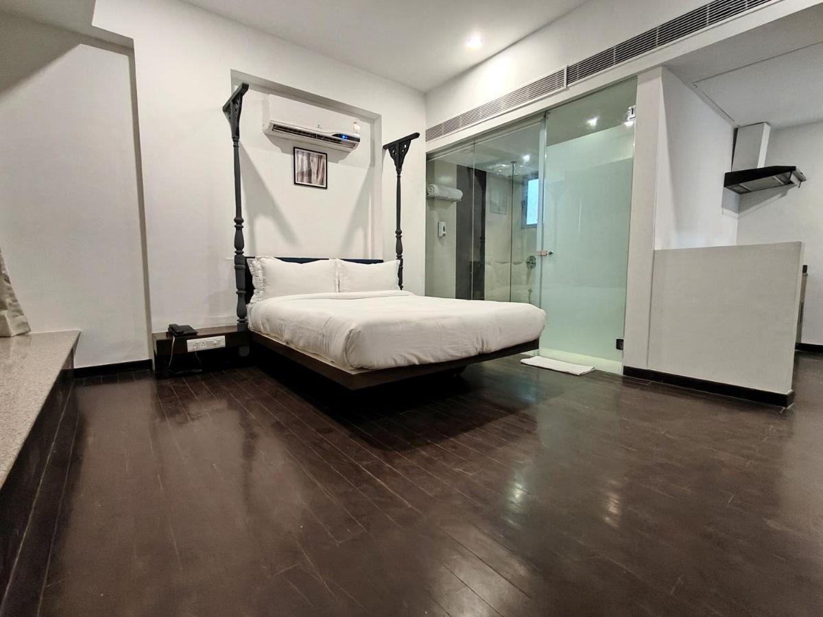 The Sky Imperial Hotel Yahvi فَدودارا المظهر الخارجي الصورة